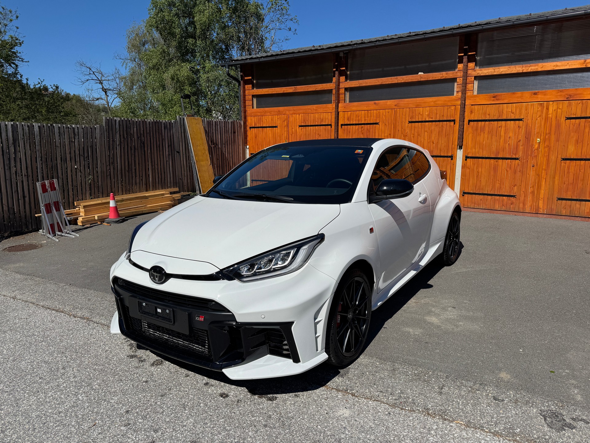 TOYOTA Yaris 1.6 GR Sport A-image-0