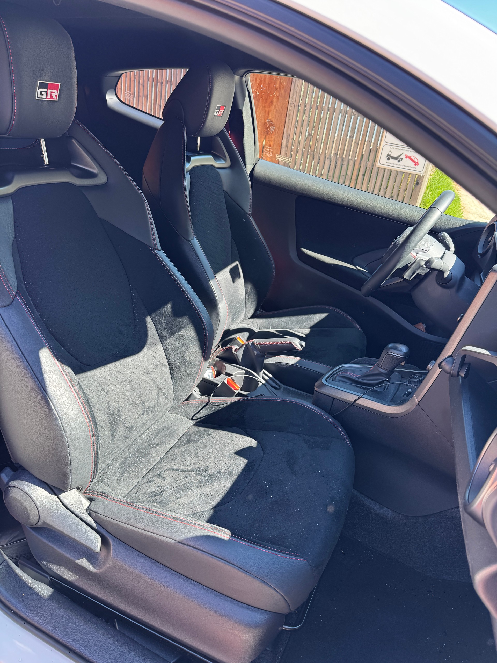 TOYOTA Yaris 1.6 GR Sport A-image-5
