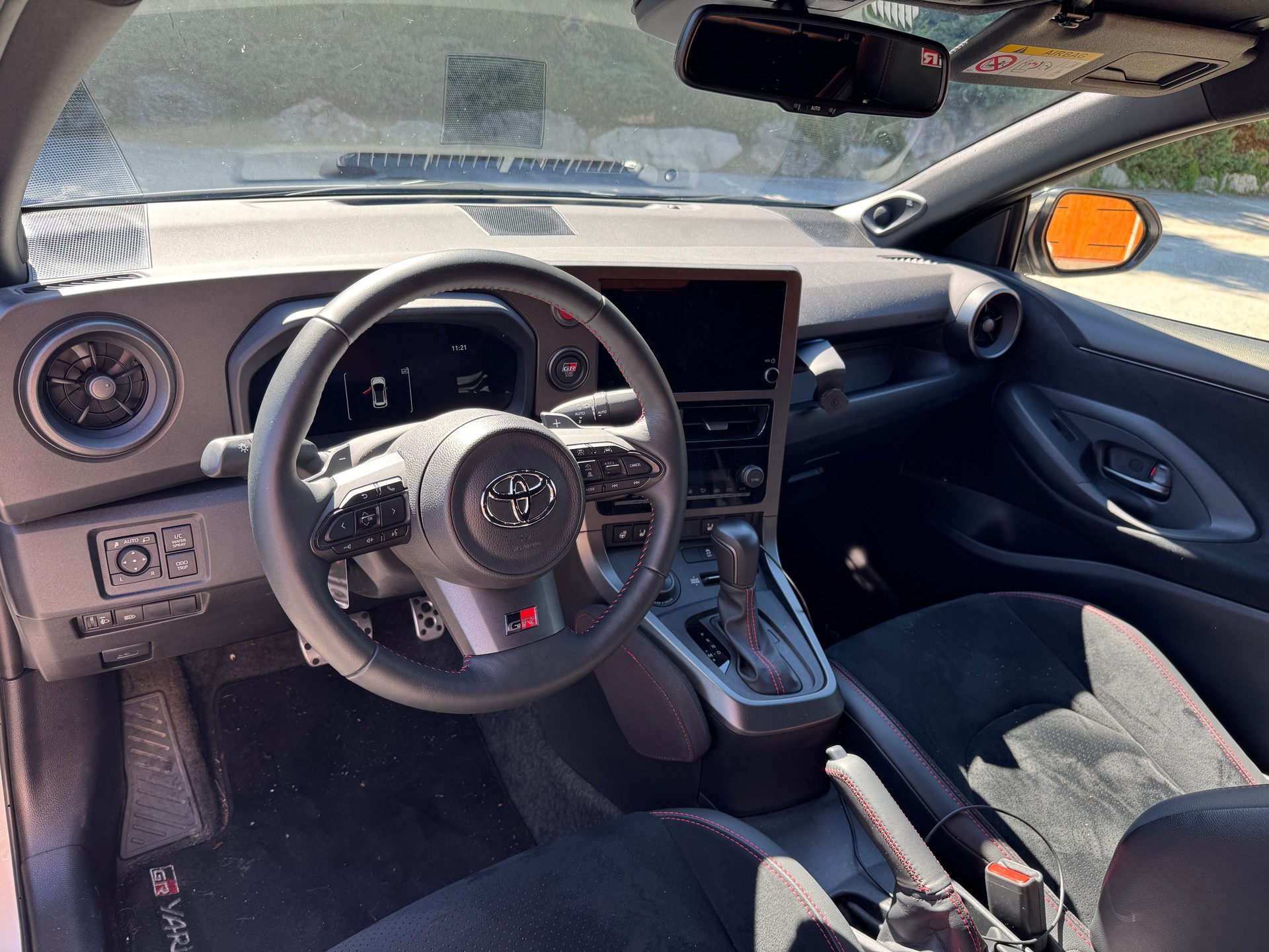 TOYOTA Yaris 1.6 GR Sport A-image-4