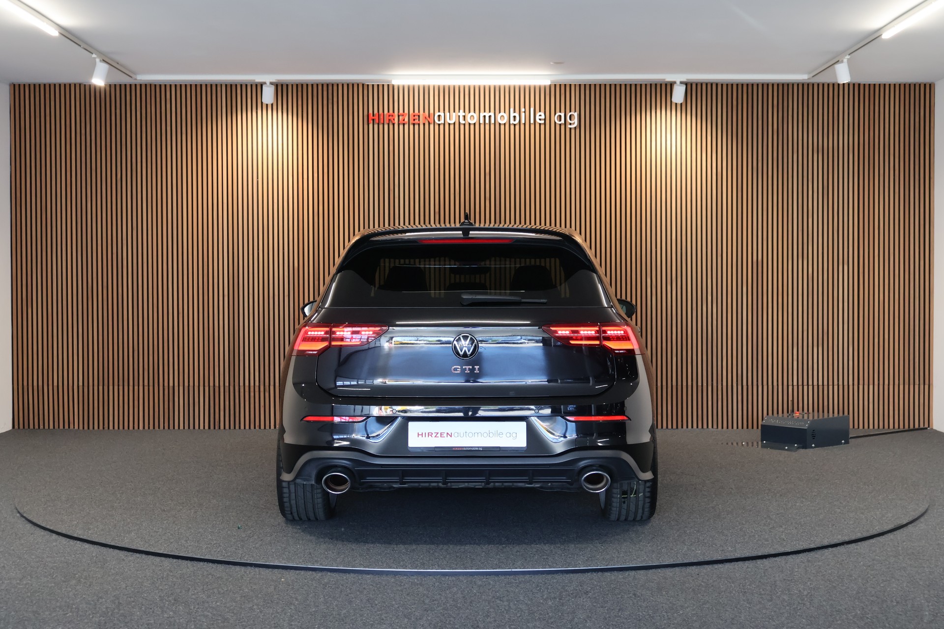 VW Golf 2.0 TSI GTI Clubsport 45 DSG-image-3