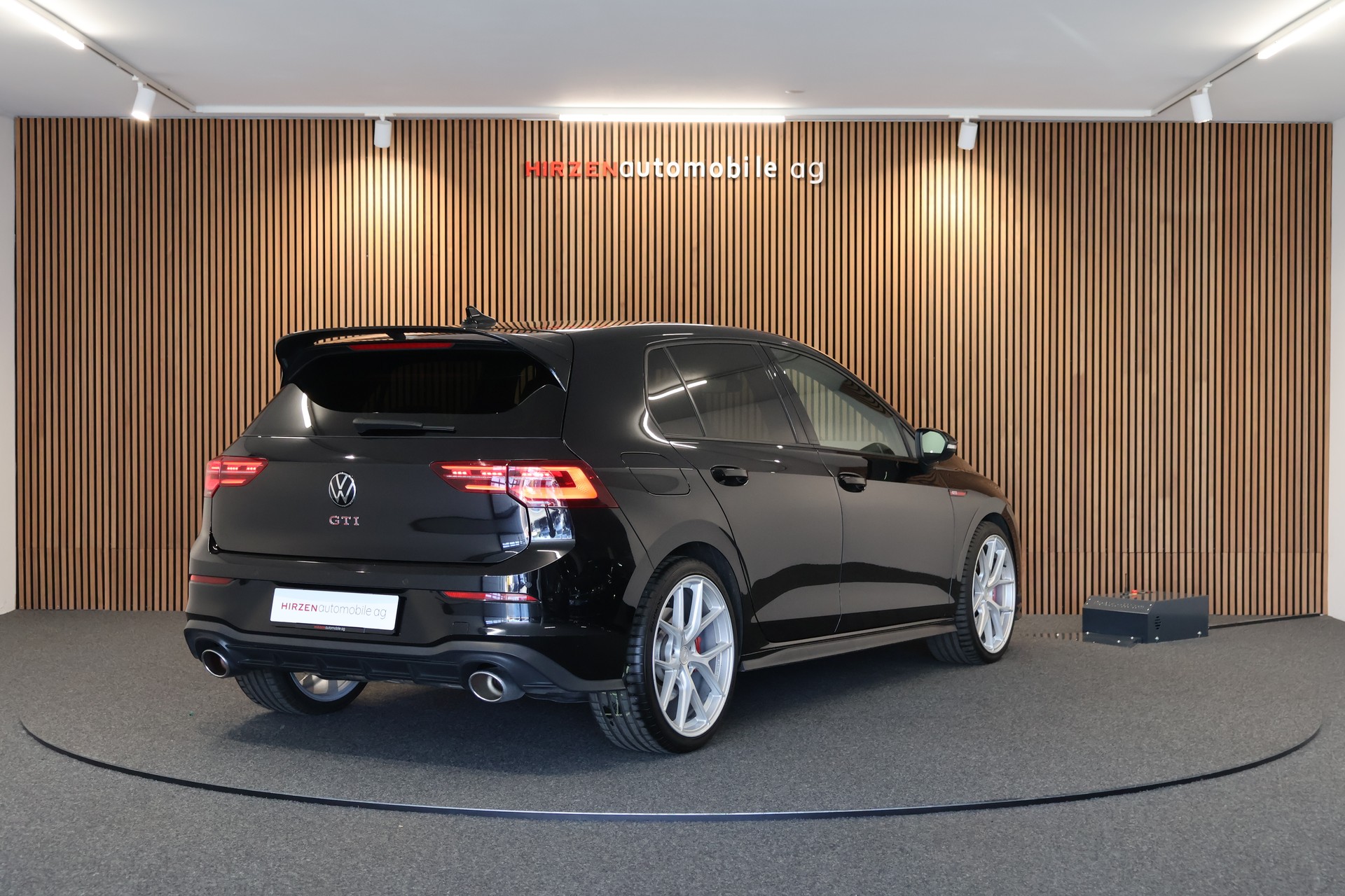 VW Golf 2.0 TSI GTI Clubsport 45 DSG-image-4