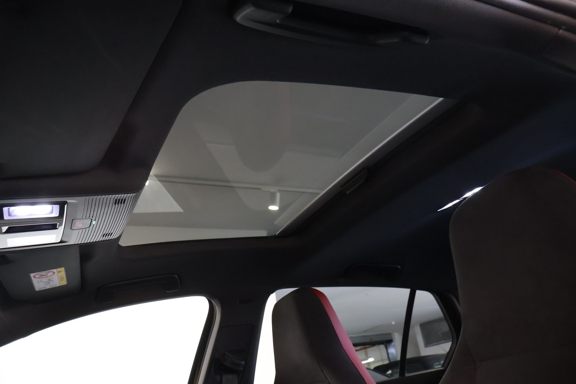 VW Golf 2.0 TSI GTI Clubsport 45 DSG-image-17