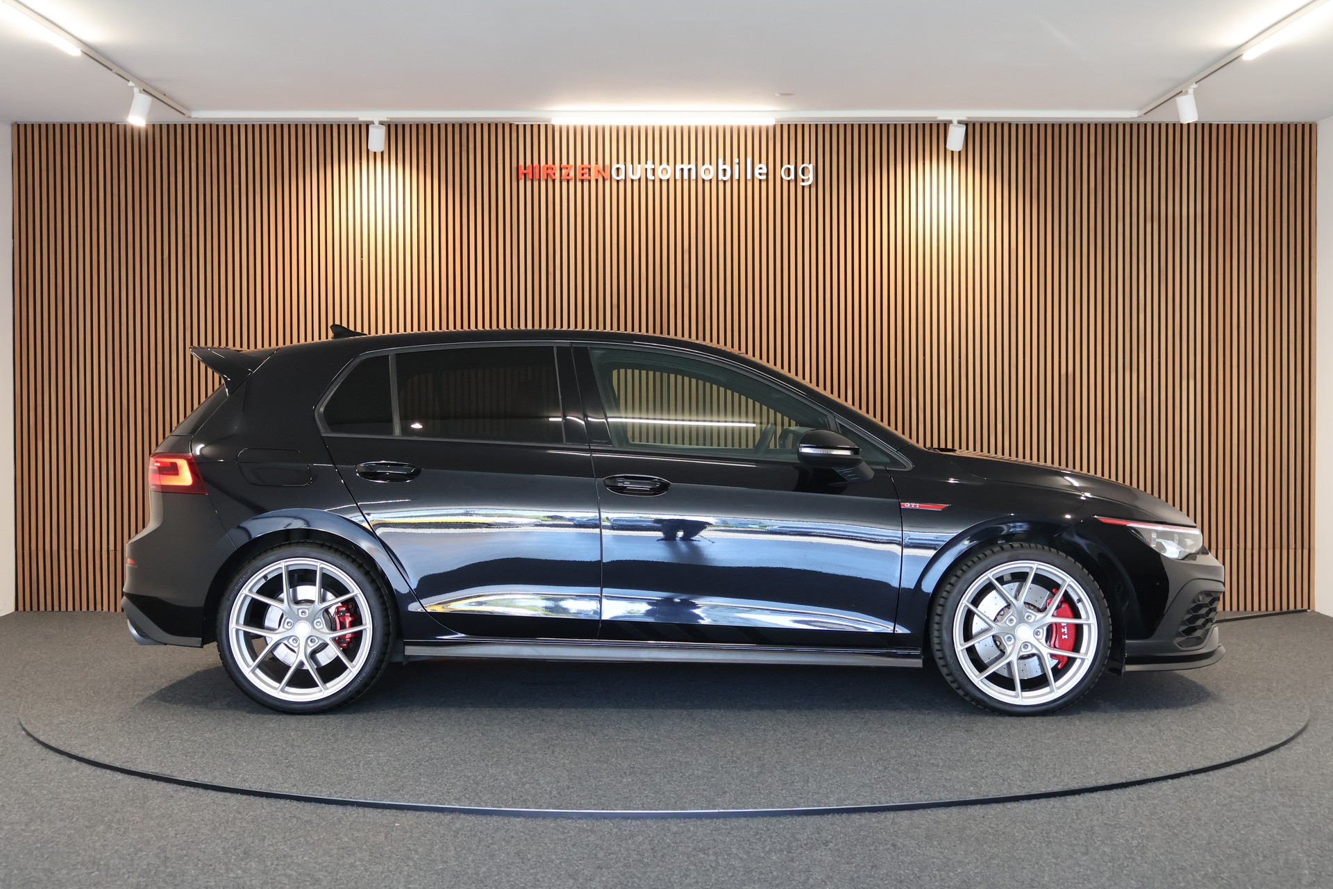 VW Golf 2.0 TSI GTI Clubsport 45 DSG-image-5