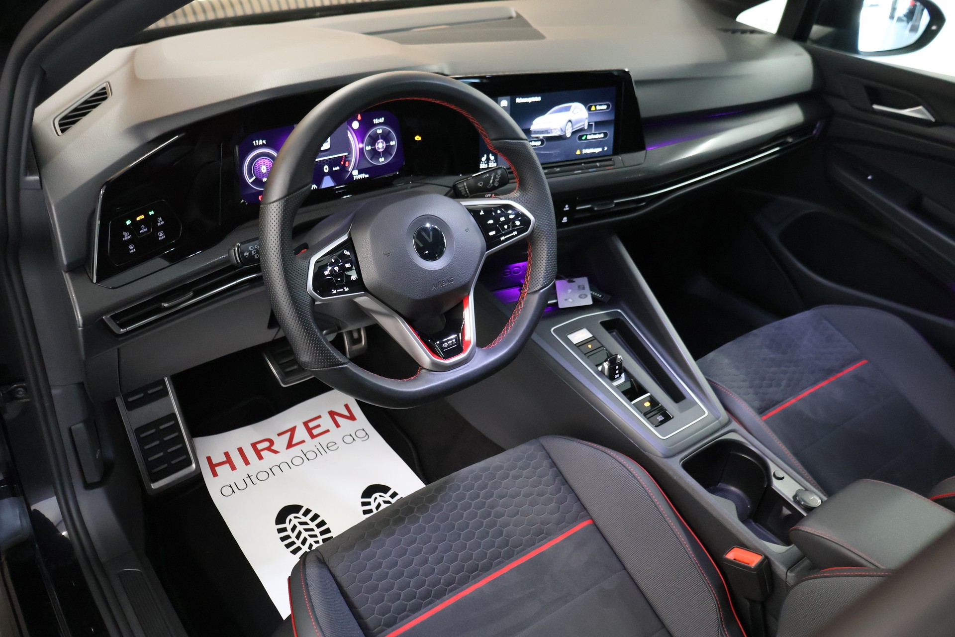 VW Golf 2.0 TSI GTI Clubsport 45 DSG-image-9