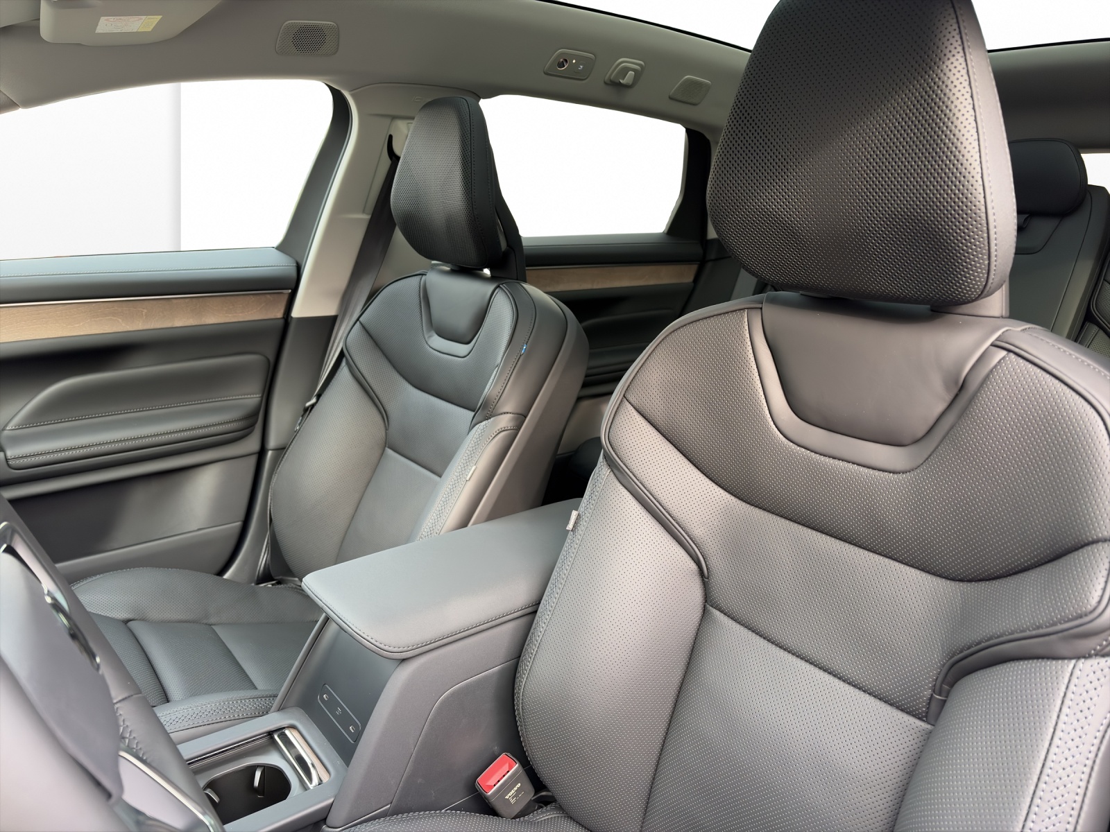 VOLVO ES90 Ultra-image-8