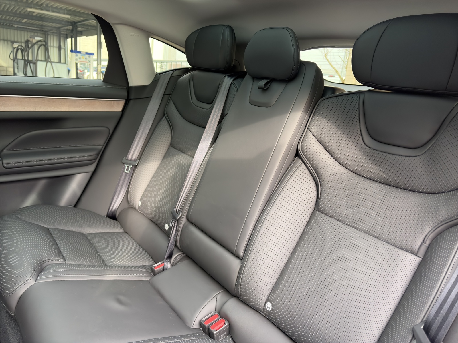 VOLVO ES90 Ultra-image-15