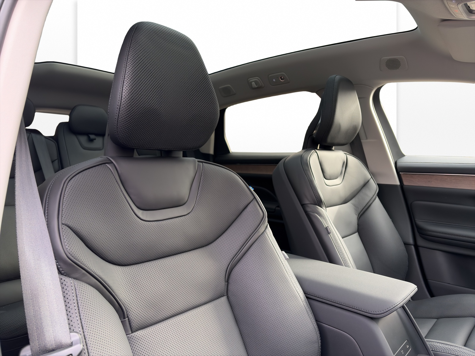 VOLVO ES90 Ultra-image-17