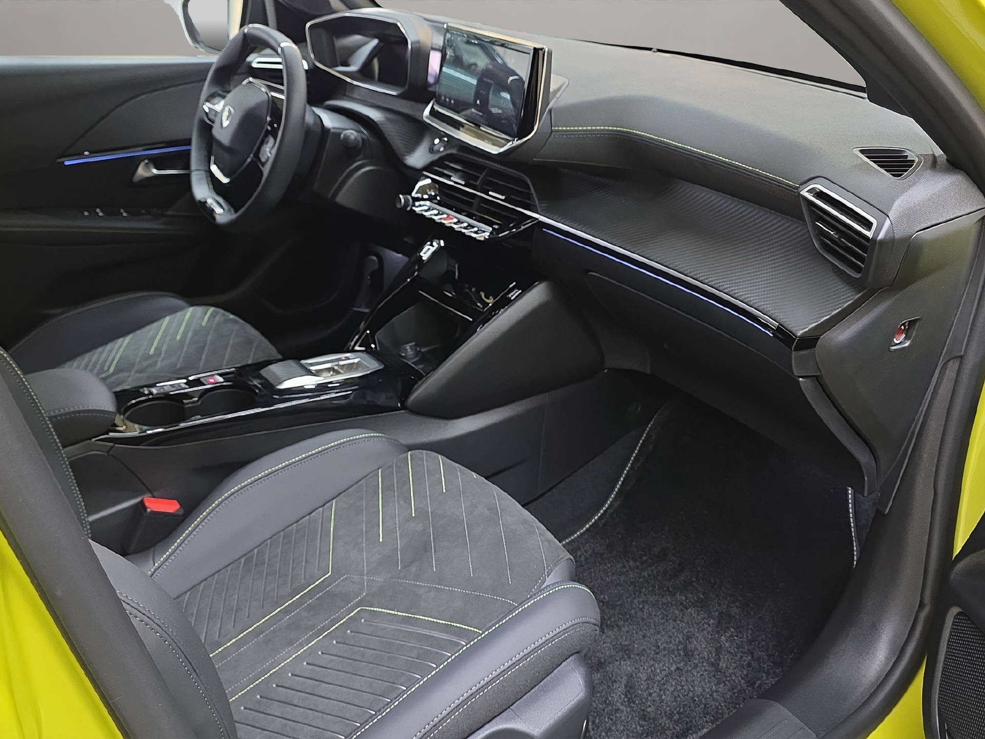 PEUGEOT 208 1.2 Hybrid 145 GT-image-10