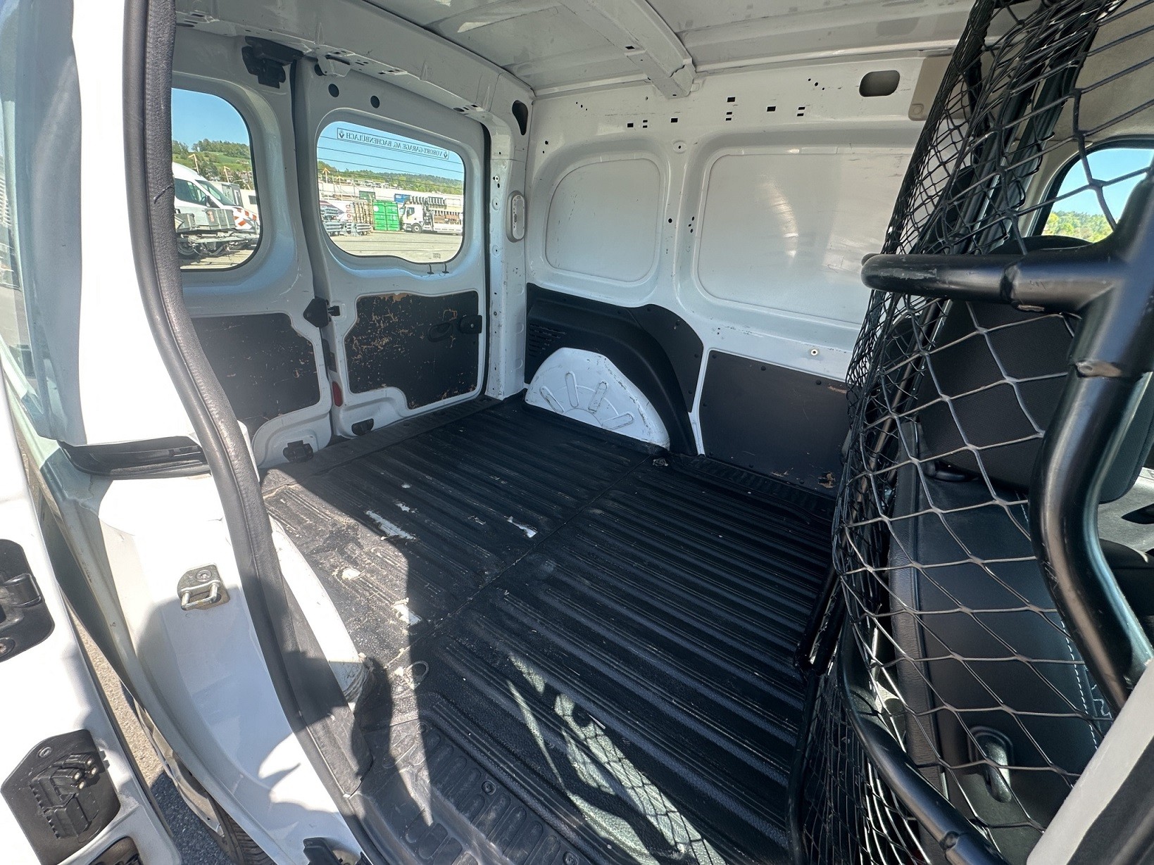 RENAULT Kangoo Medium 1.6 105 Business-image-12