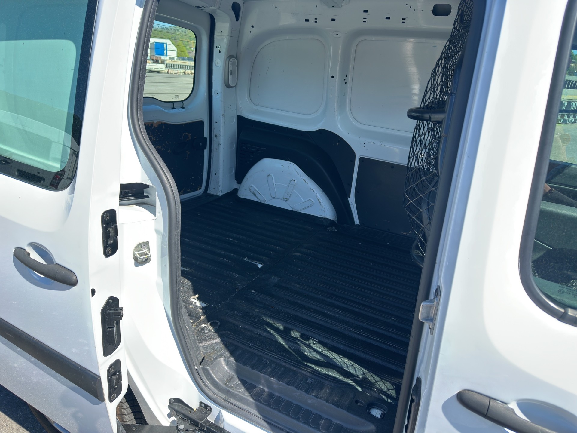 RENAULT Kangoo Medium 1.6 105 Business-image-11