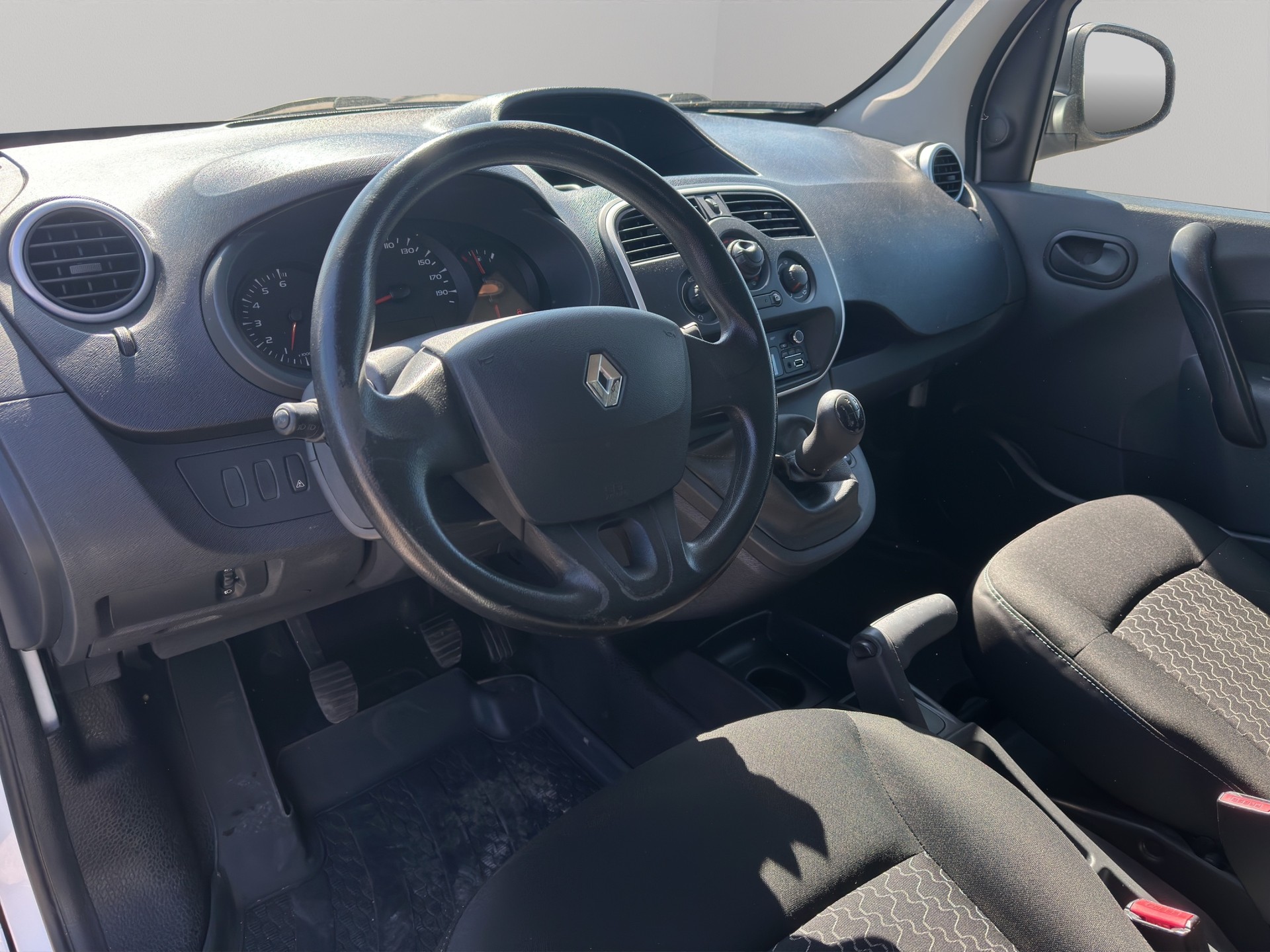 RENAULT Kangoo Medium 1.6 105 Business-image-9