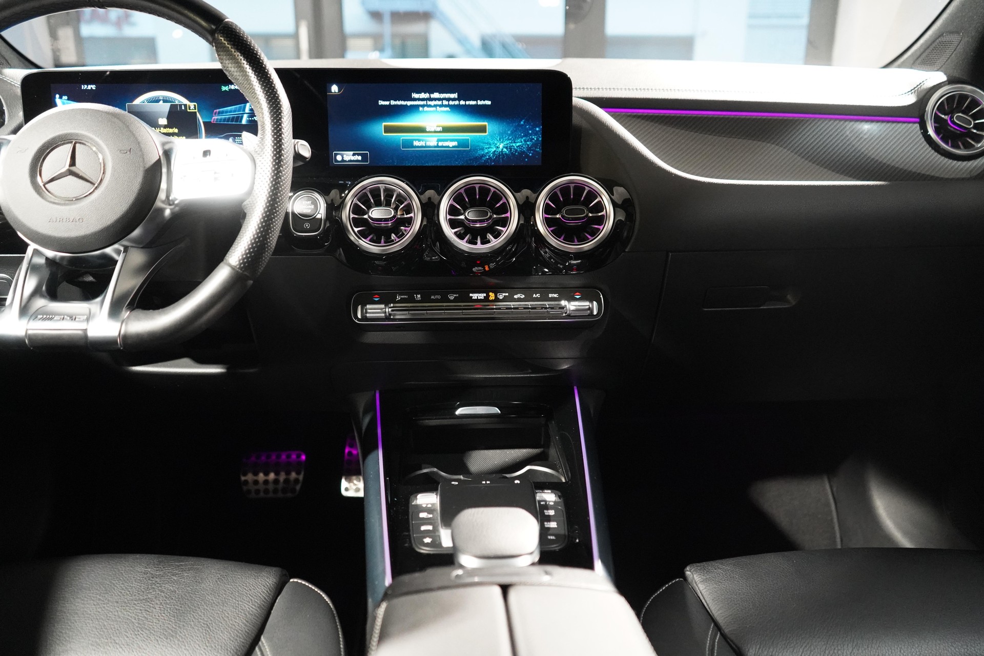 MERCEDES-BENZ GLA 35 AMG 4matic-image-8
