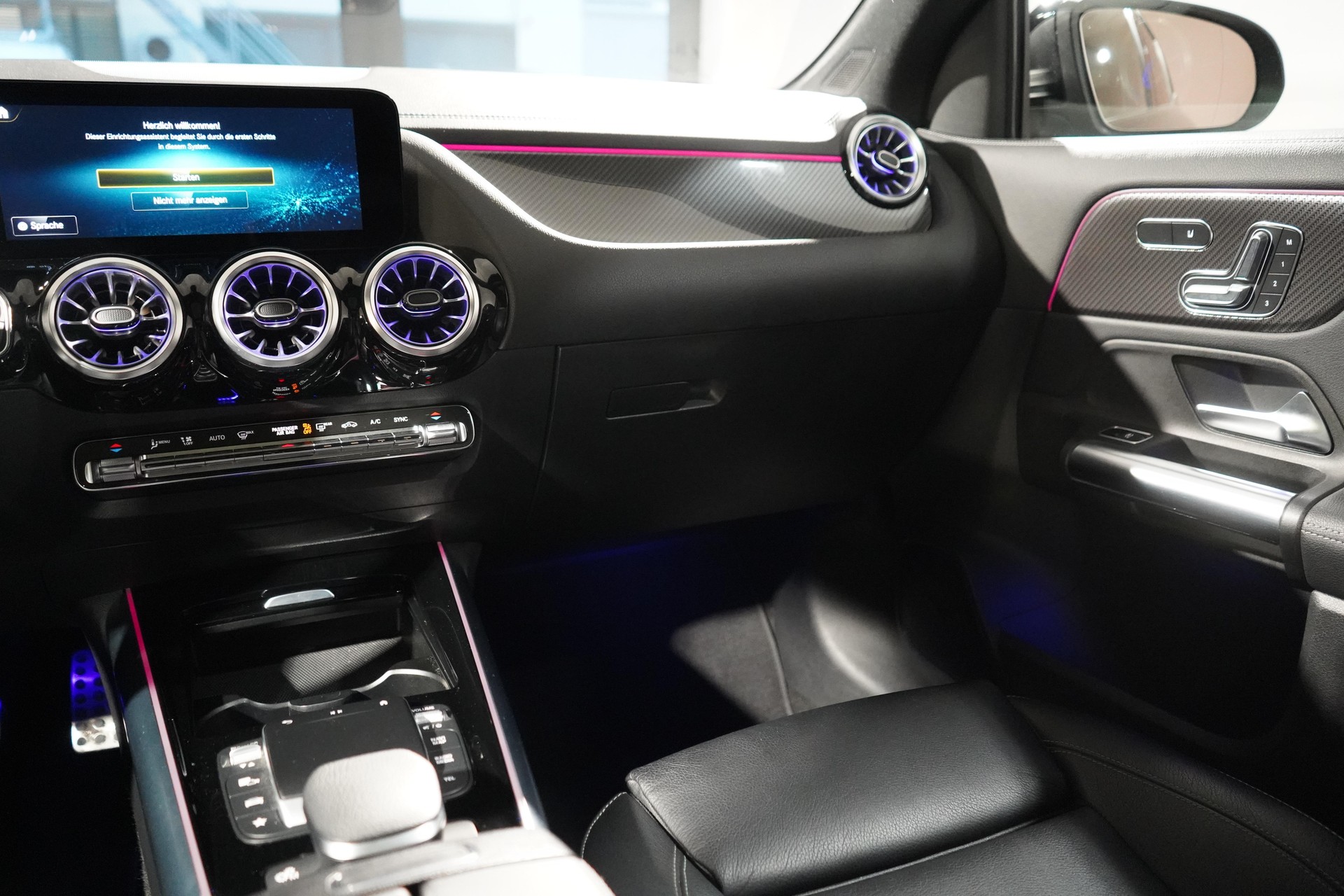 MERCEDES-BENZ GLA 35 AMG 4matic-image-9
