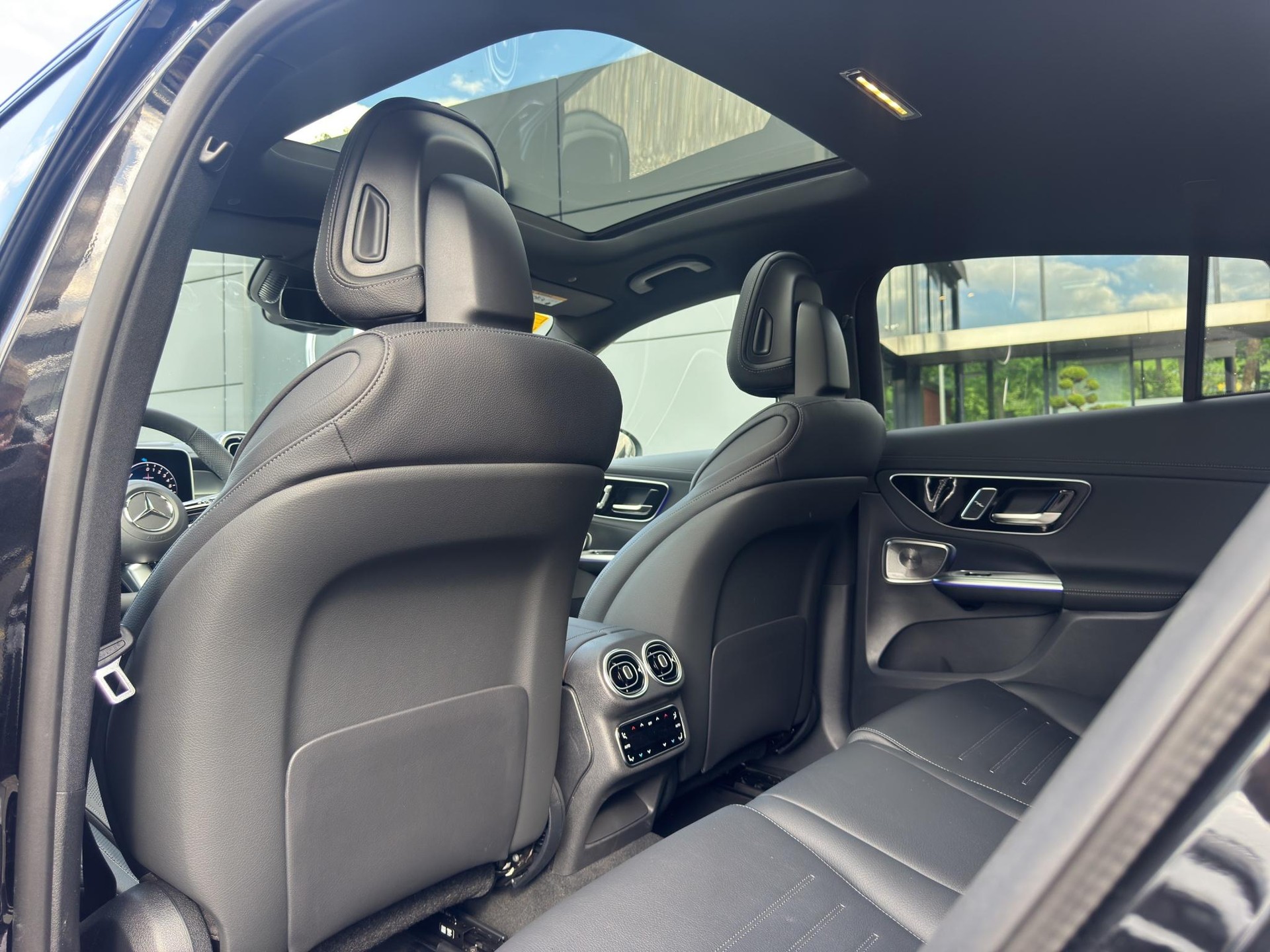 MERCEDES-BENZ GLC 300 e EQ Star AMG Line 4matic Coupé-image-22