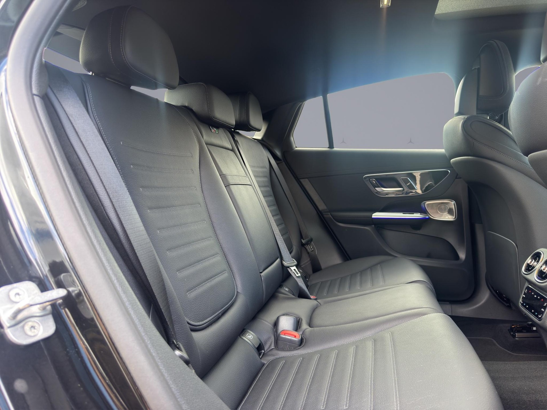 MERCEDES-BENZ GLC 300 e EQ Star AMG Line 4matic Coupé-image-15