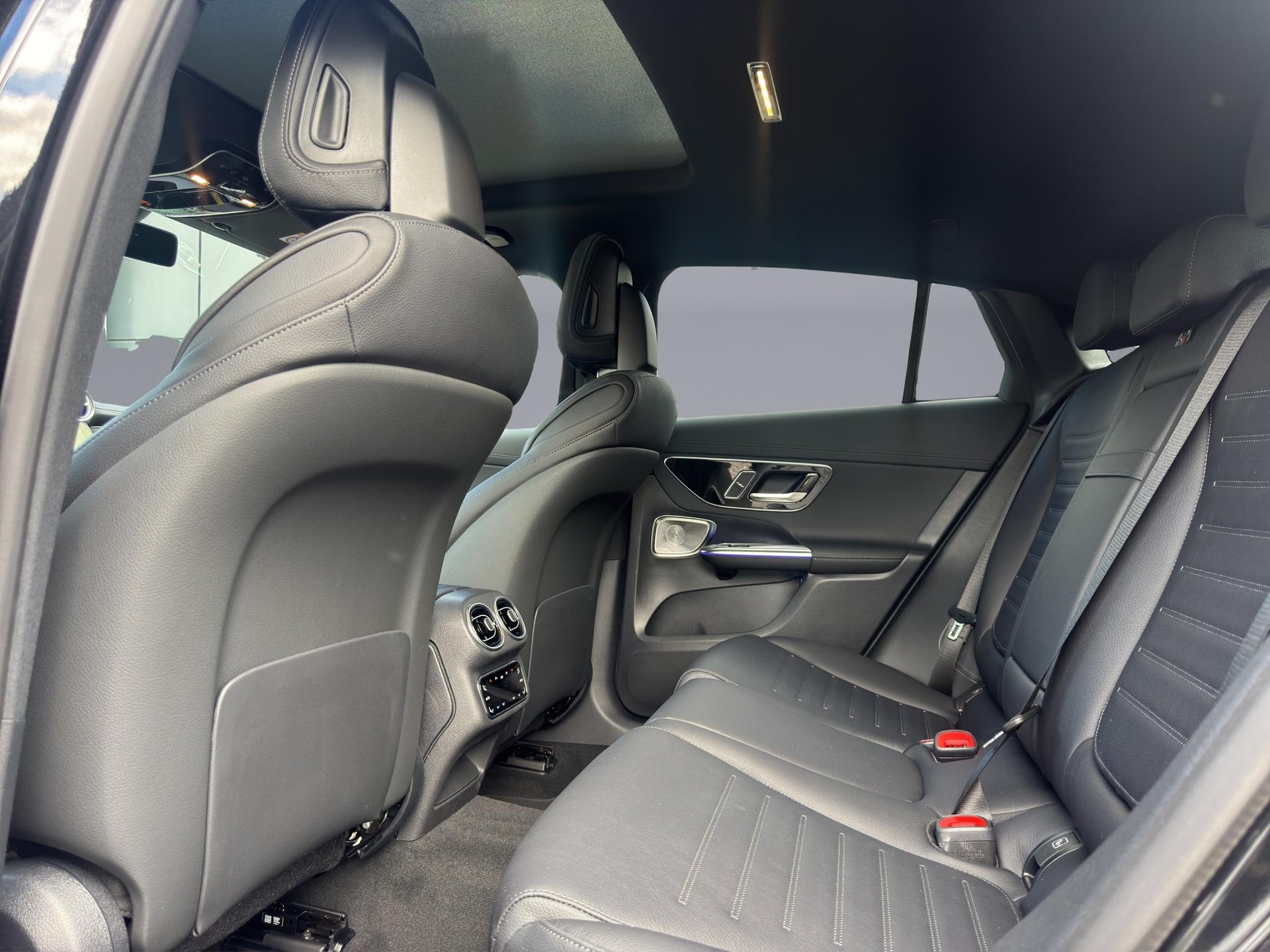 MERCEDES-BENZ GLC 300 e EQ Star AMG Line 4matic Coupé-image-10