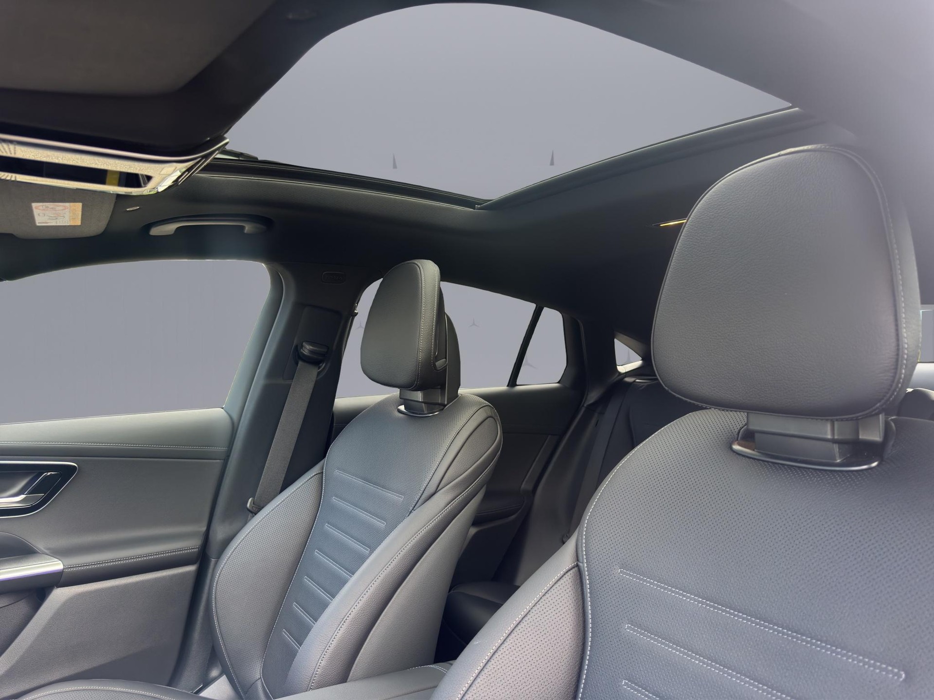 MERCEDES-BENZ GLC 300 e EQ Star AMG Line 4matic Coupé-image-19