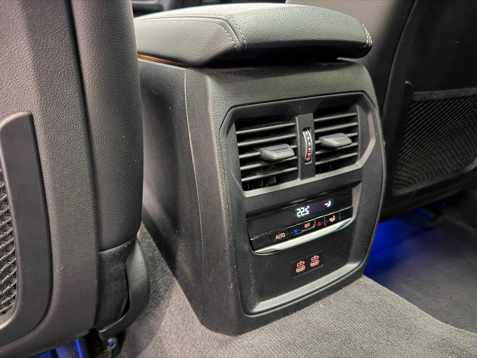 BMW M340i xDrive 48V Steptronic-image-24