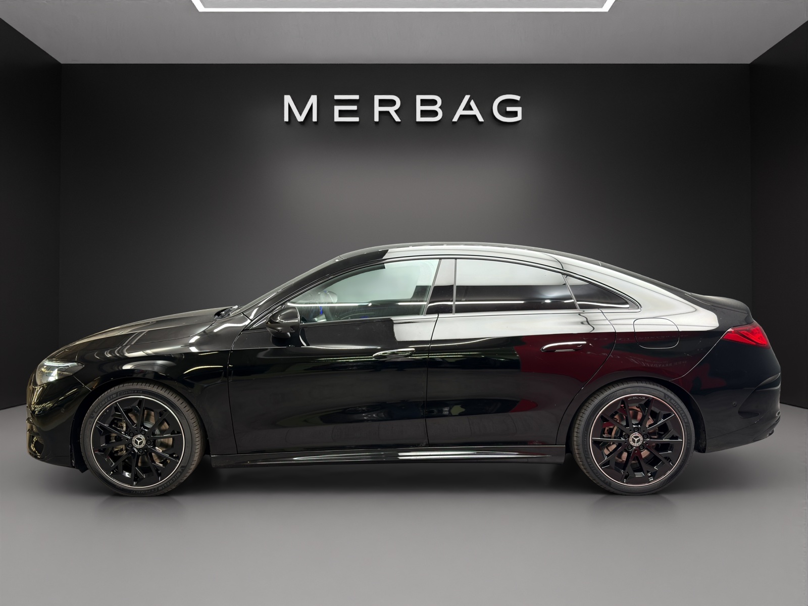 MERCEDES-BENZ CLA 220 4MATIC-image-2