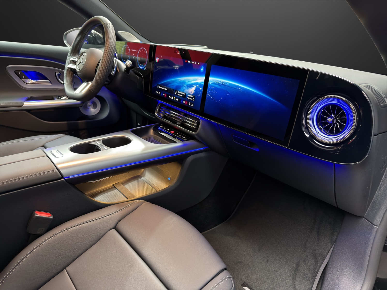 MERCEDES-BENZ CLA 220 4MATIC-image-7