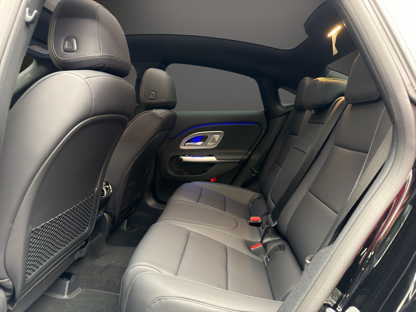 MERCEDES-BENZ CLA 220 4MATIC-image-9