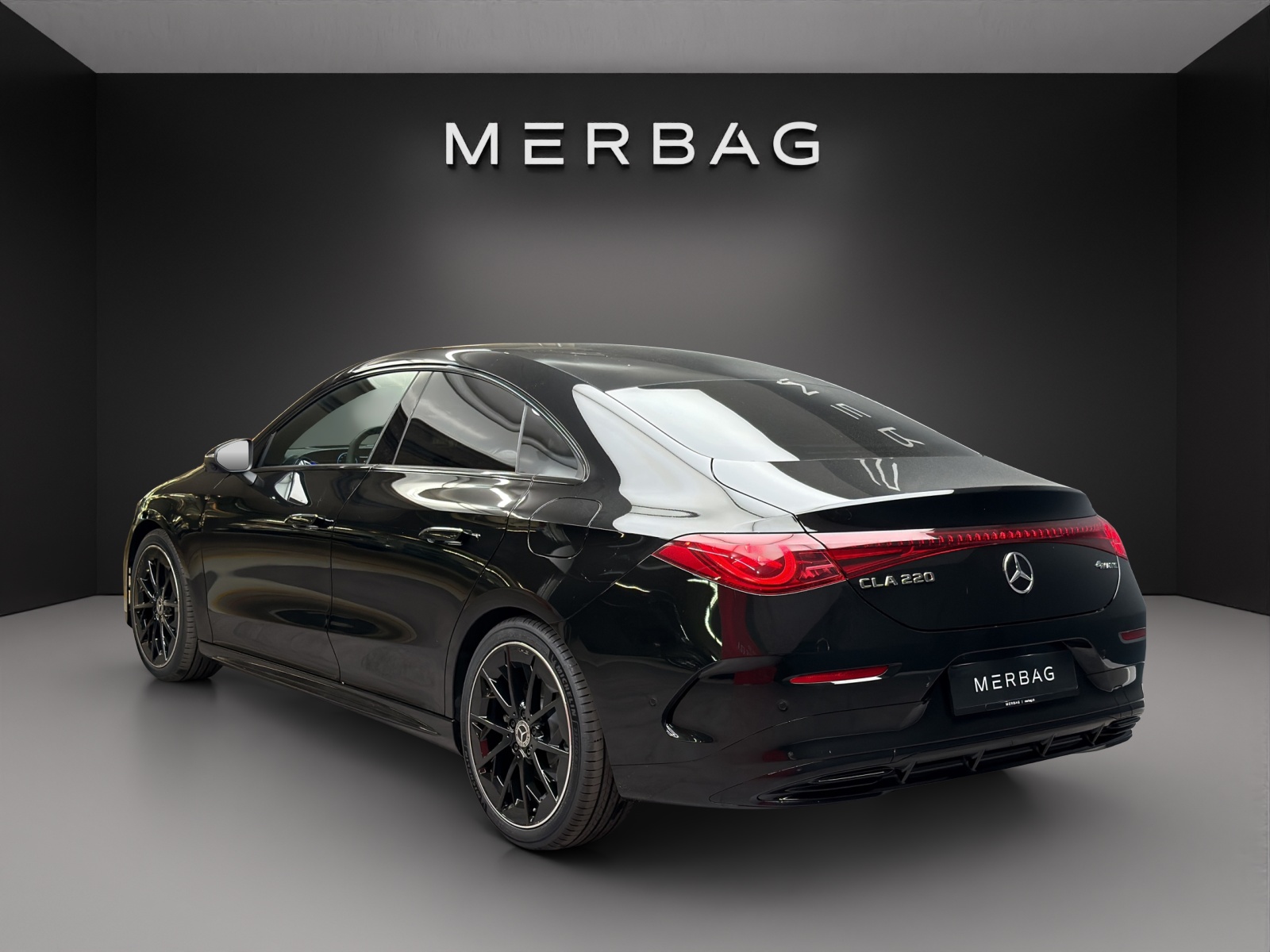 MERCEDES-BENZ CLA 220 4MATIC-image-3