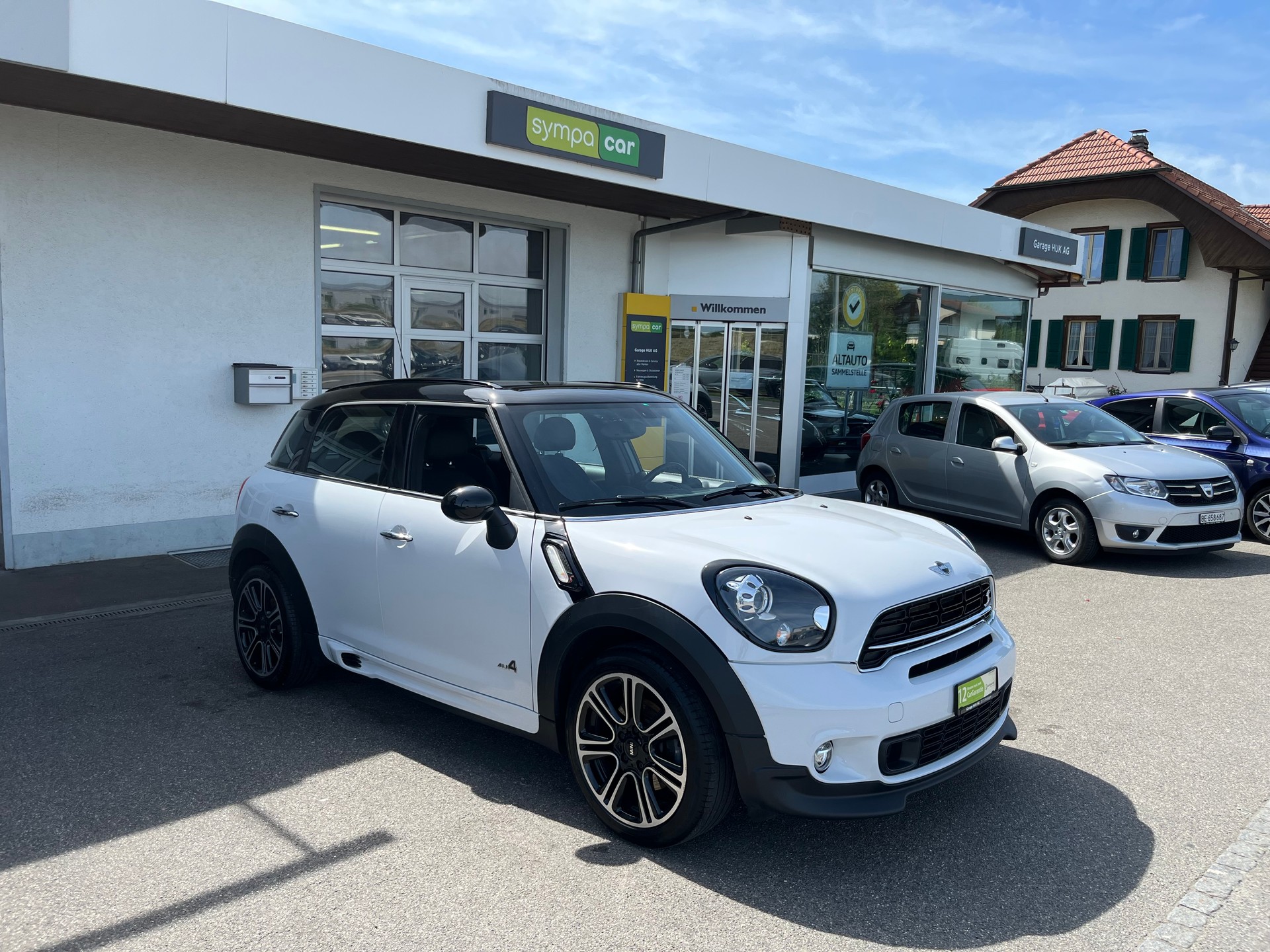 MINI Countryman Cooper S ALL4+++FRISCH AB MFK+++GEPFLEGT+++-image-0