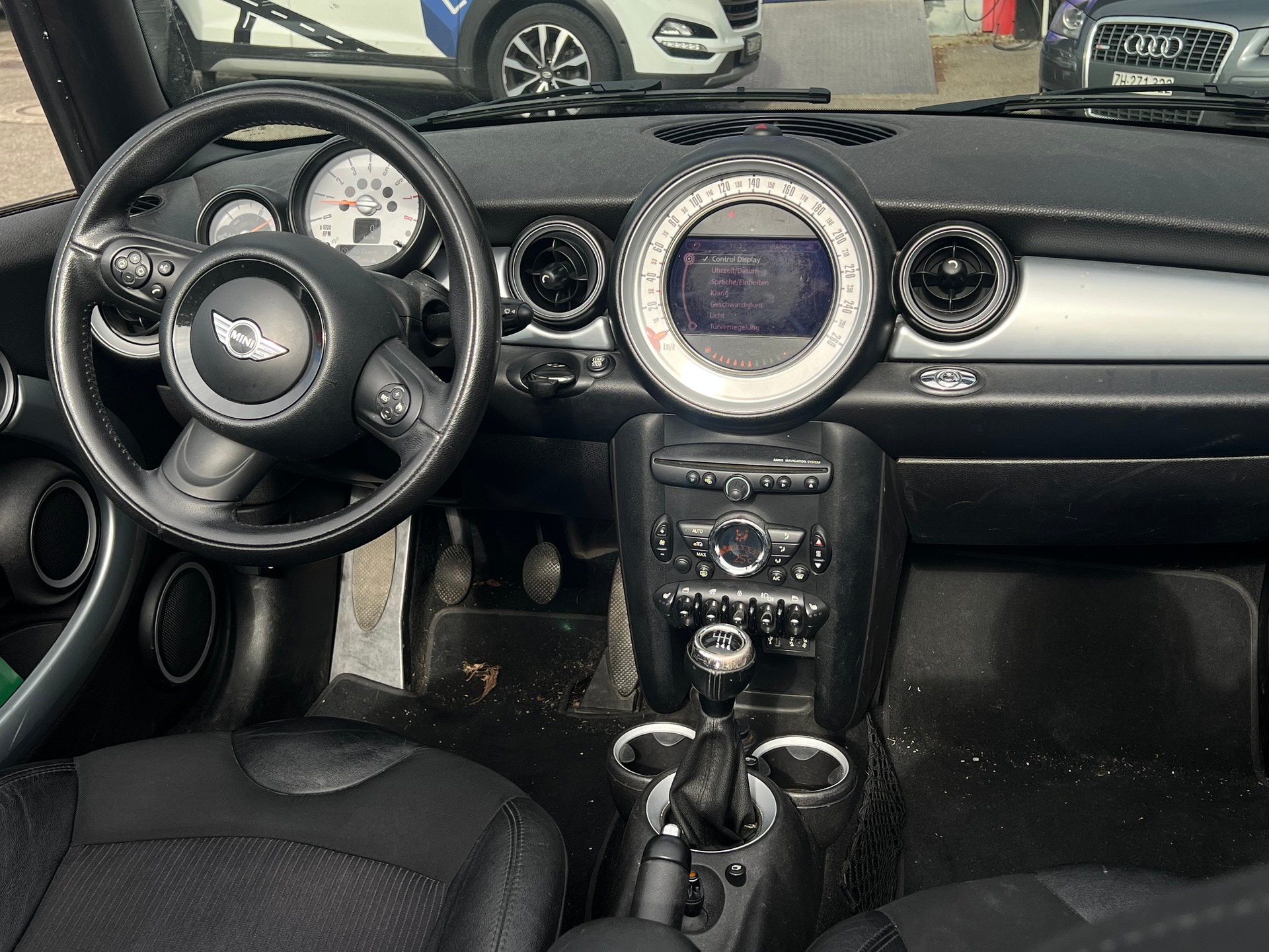 MINI Cooper Cabriolet-image-4