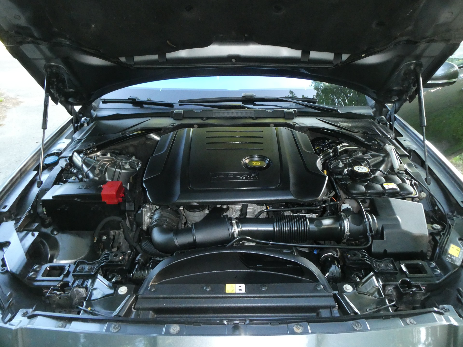 JAGUAR XF 25t R-Sport Automatic-image-14