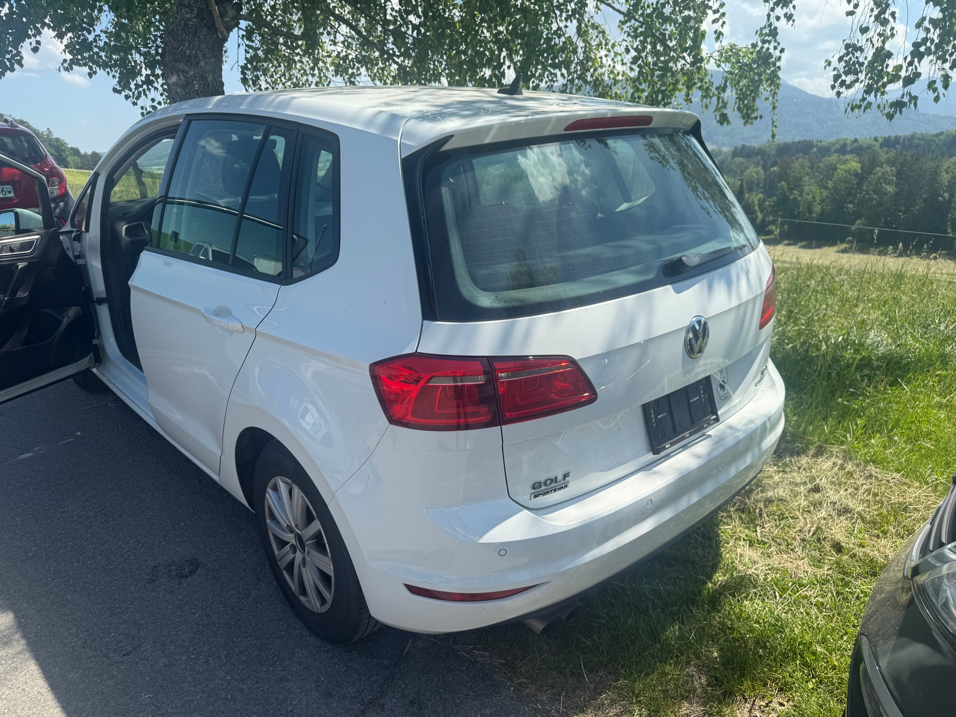 VW Golf Sportsvan 1.4 TSI Comfortline DSG-image-1