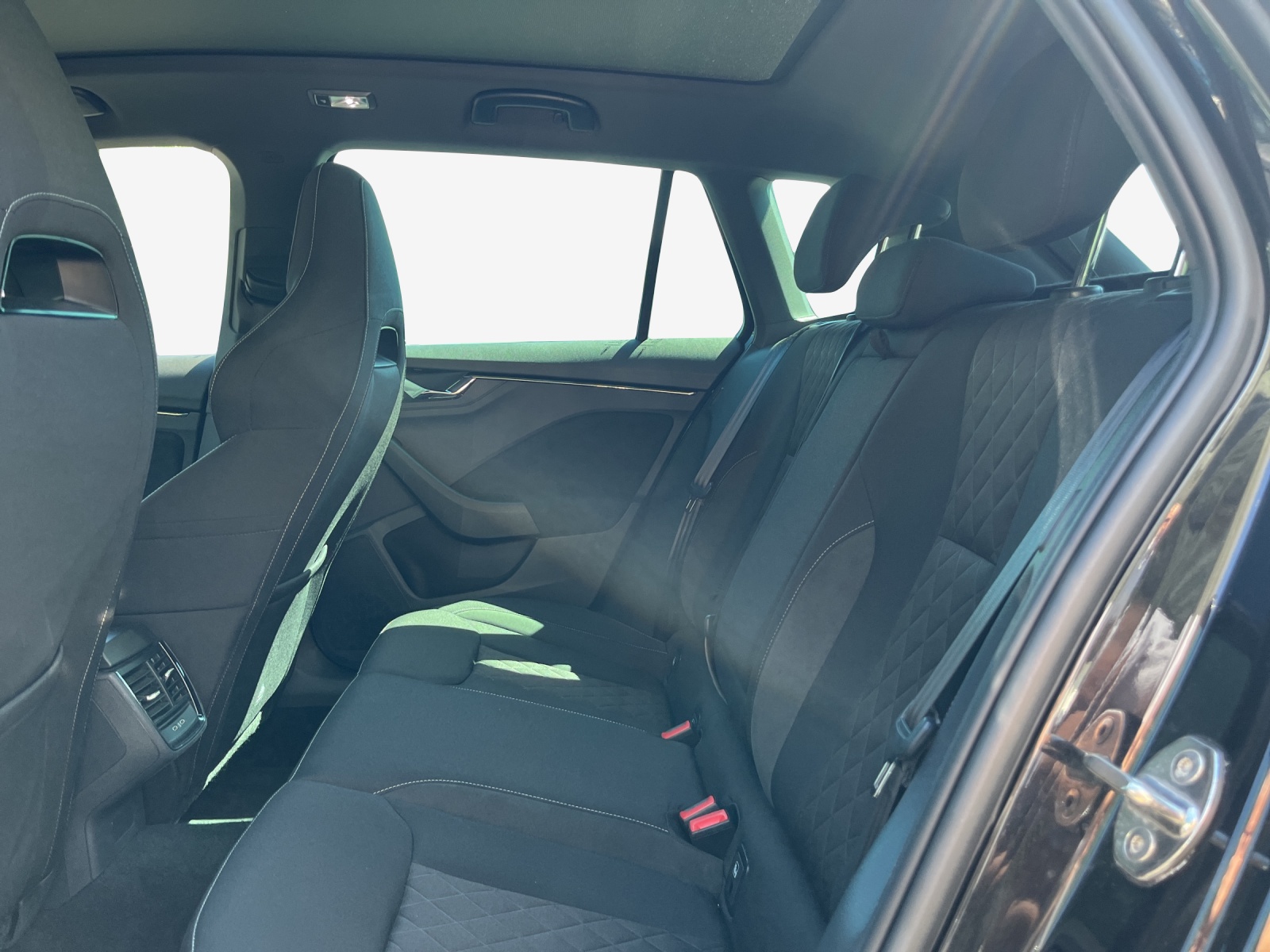 SKODA Kamiq 1.5 TSI ACT Style DSG-image-9