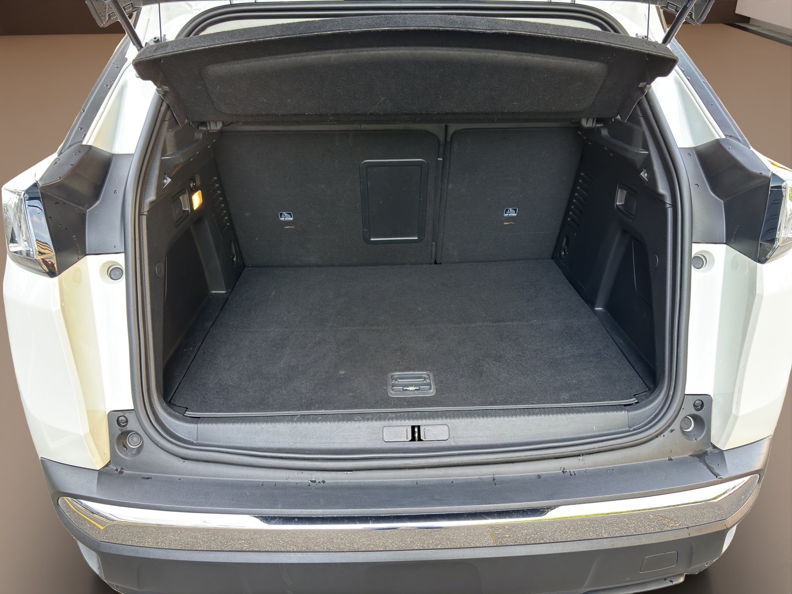 PEUGEOT 3008 225e Hybrid2 GT EAT8-image-12