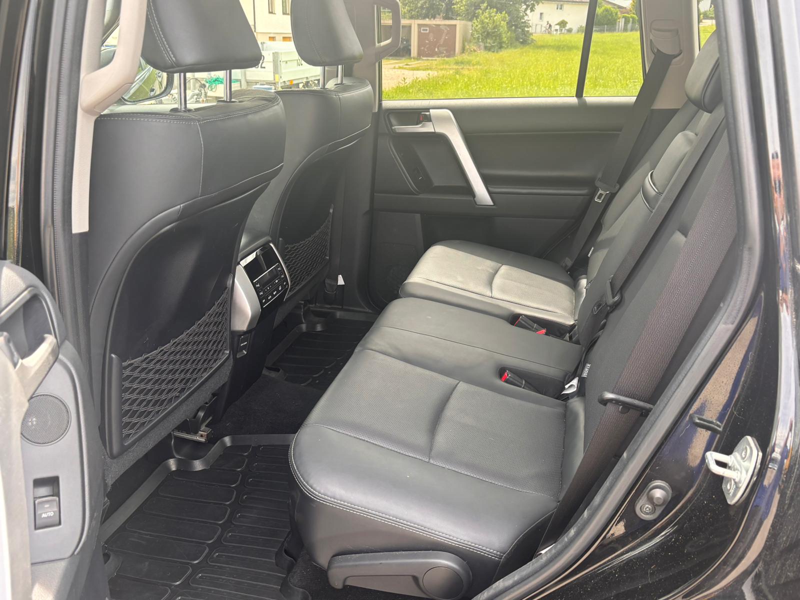 TOYOTA Land Cruiser 2.8TD Style Automat-image-11
