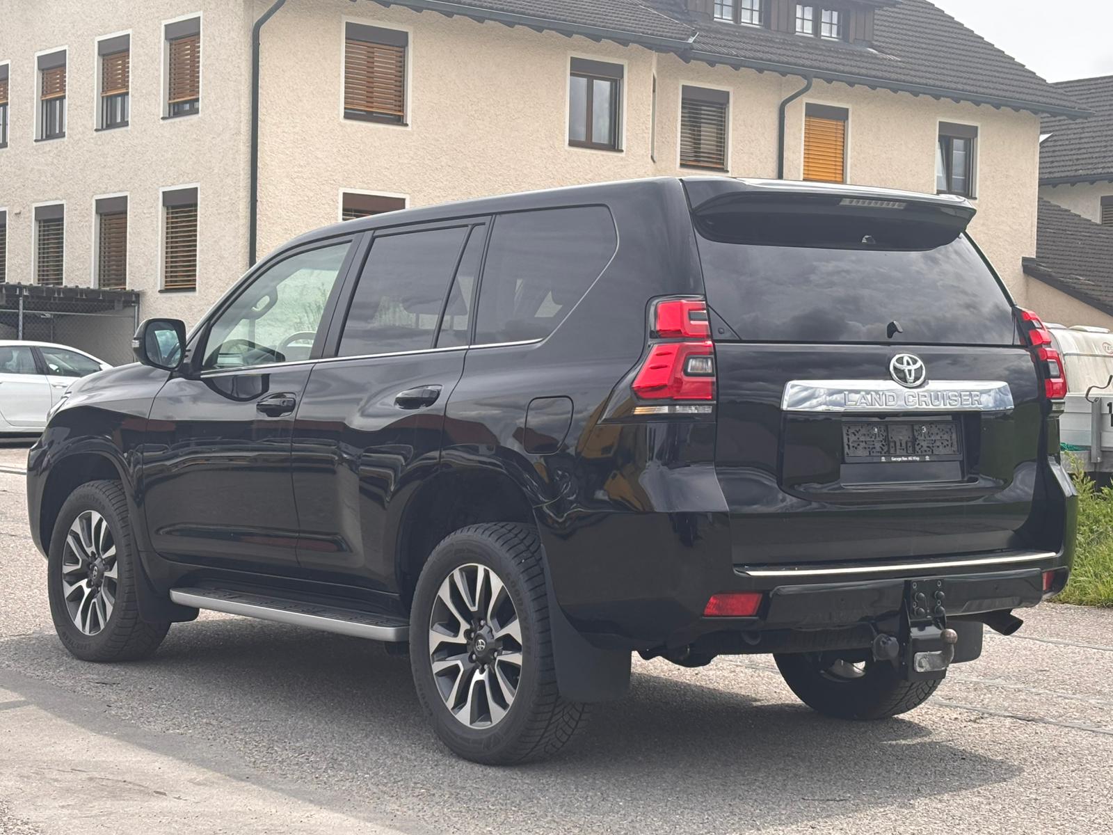 TOYOTA Land Cruiser 2.8TD Style Automat-image-6
