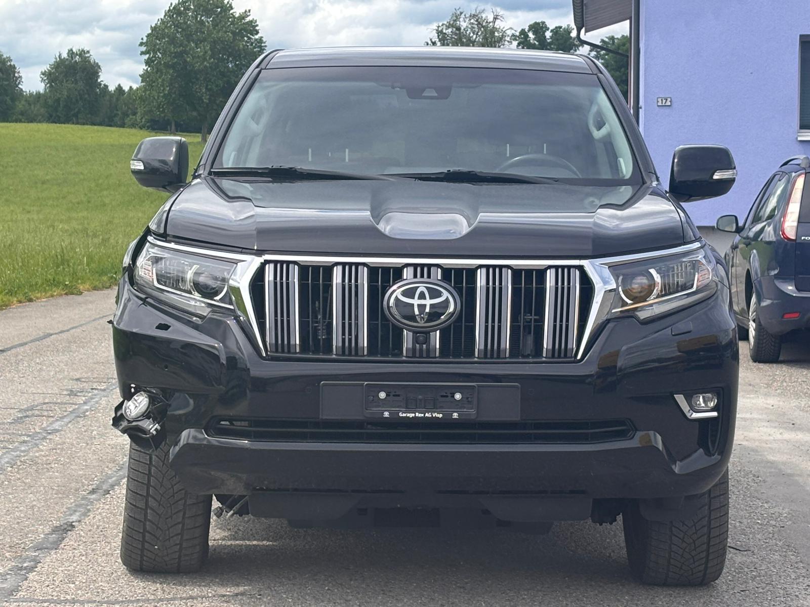 TOYOTA Land Cruiser 2.8TD Style Automat-image-1
