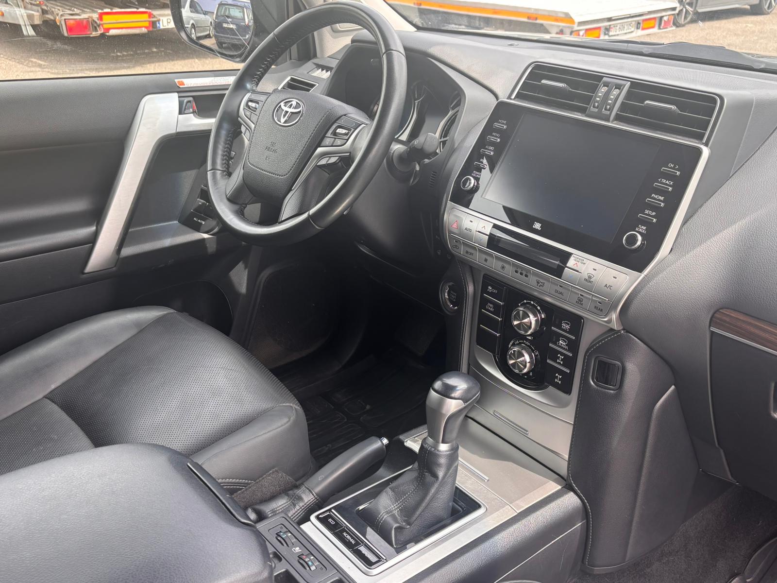 TOYOTA Land Cruiser 2.8TD Style Automat-image-14