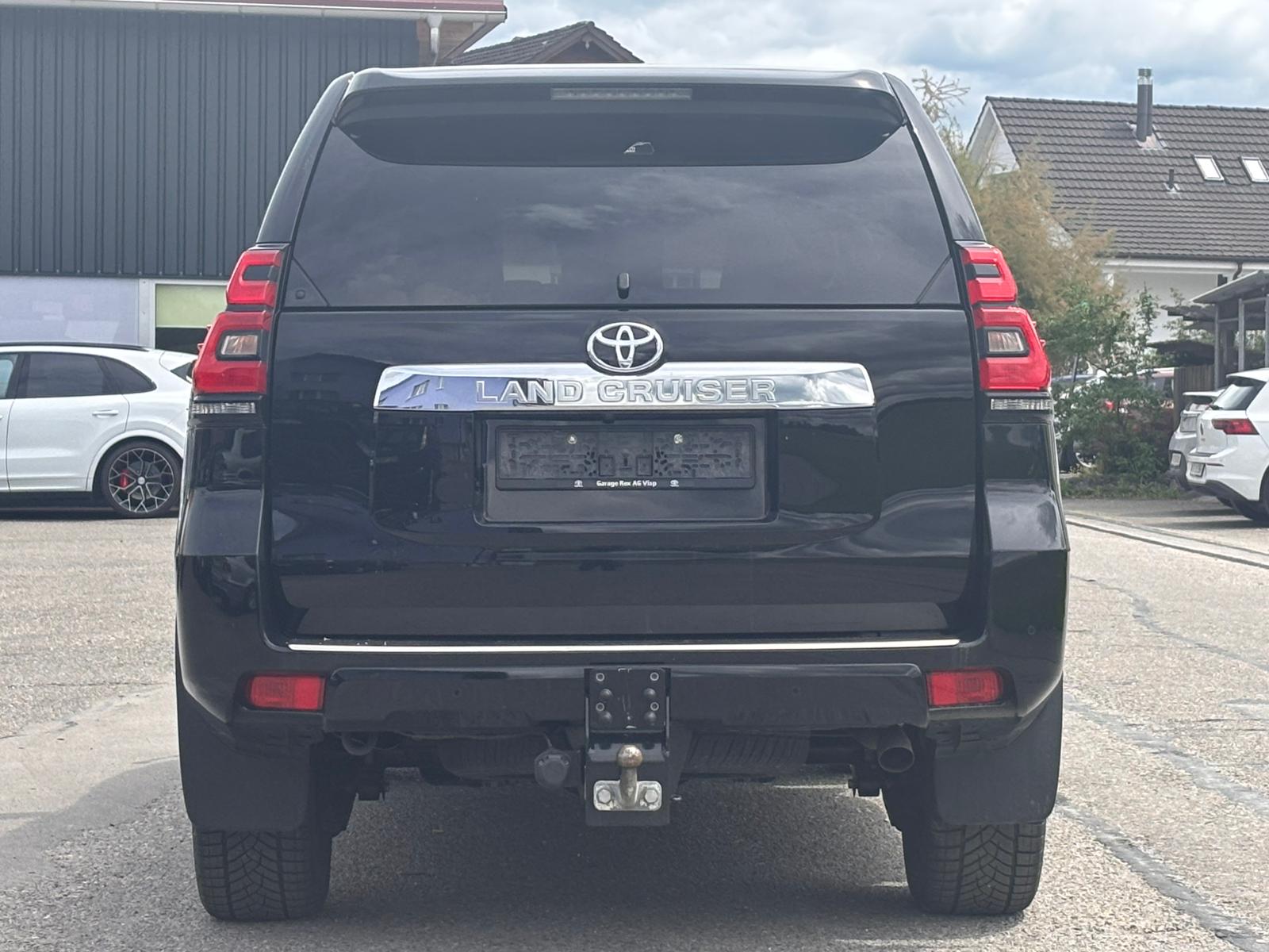TOYOTA Land Cruiser 2.8TD Style Automat-image-5