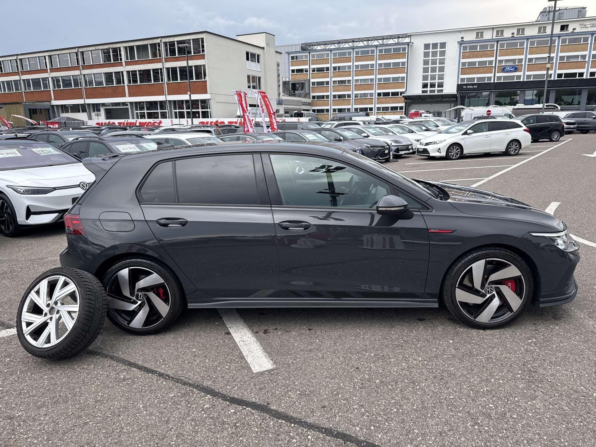 VW Golf 2.0 TSi GTi Clubsport 301PS DSG-Automat-image-10