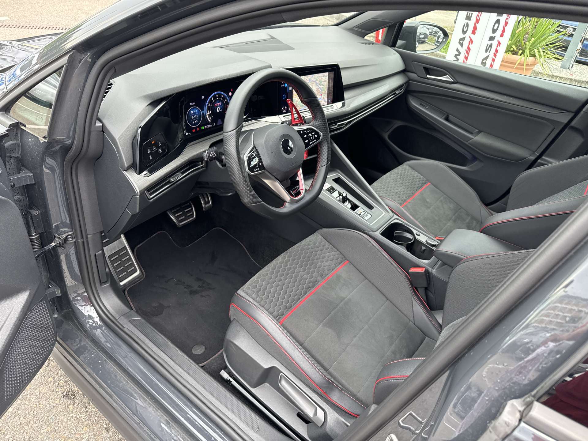 VW Golf 2.0 TSi GTi Clubsport 301PS DSG-Automat-image-5