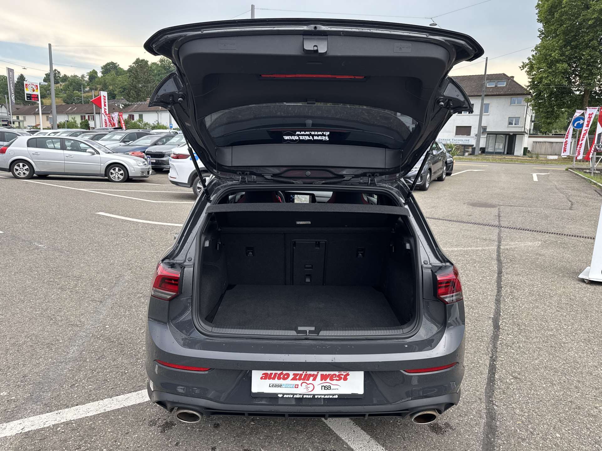 VW Golf 2.0 TSi GTi Clubsport 301PS DSG-Automat-image-7