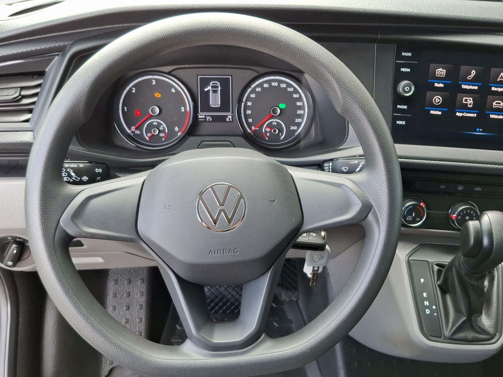 VW T6.1 2.0 TDI Entry-image-9
