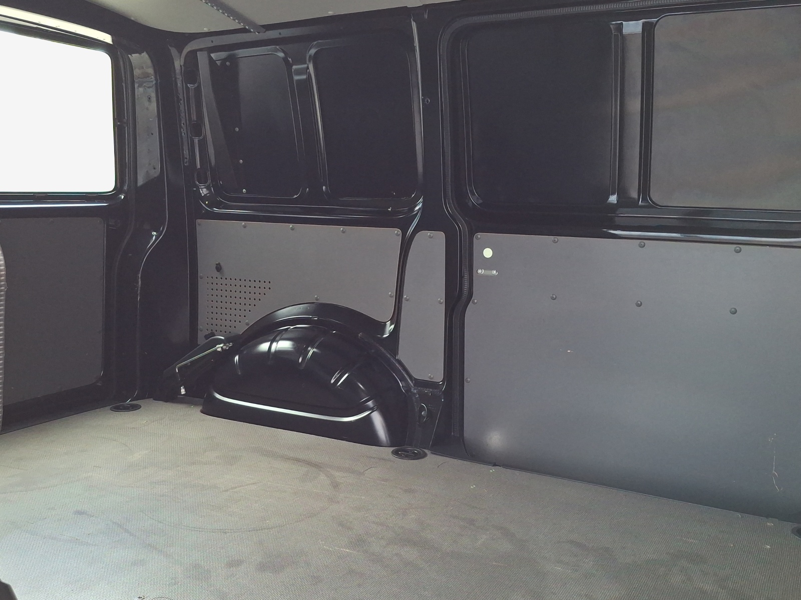 VW T6.1 2.0 TDI Entry-image-11
