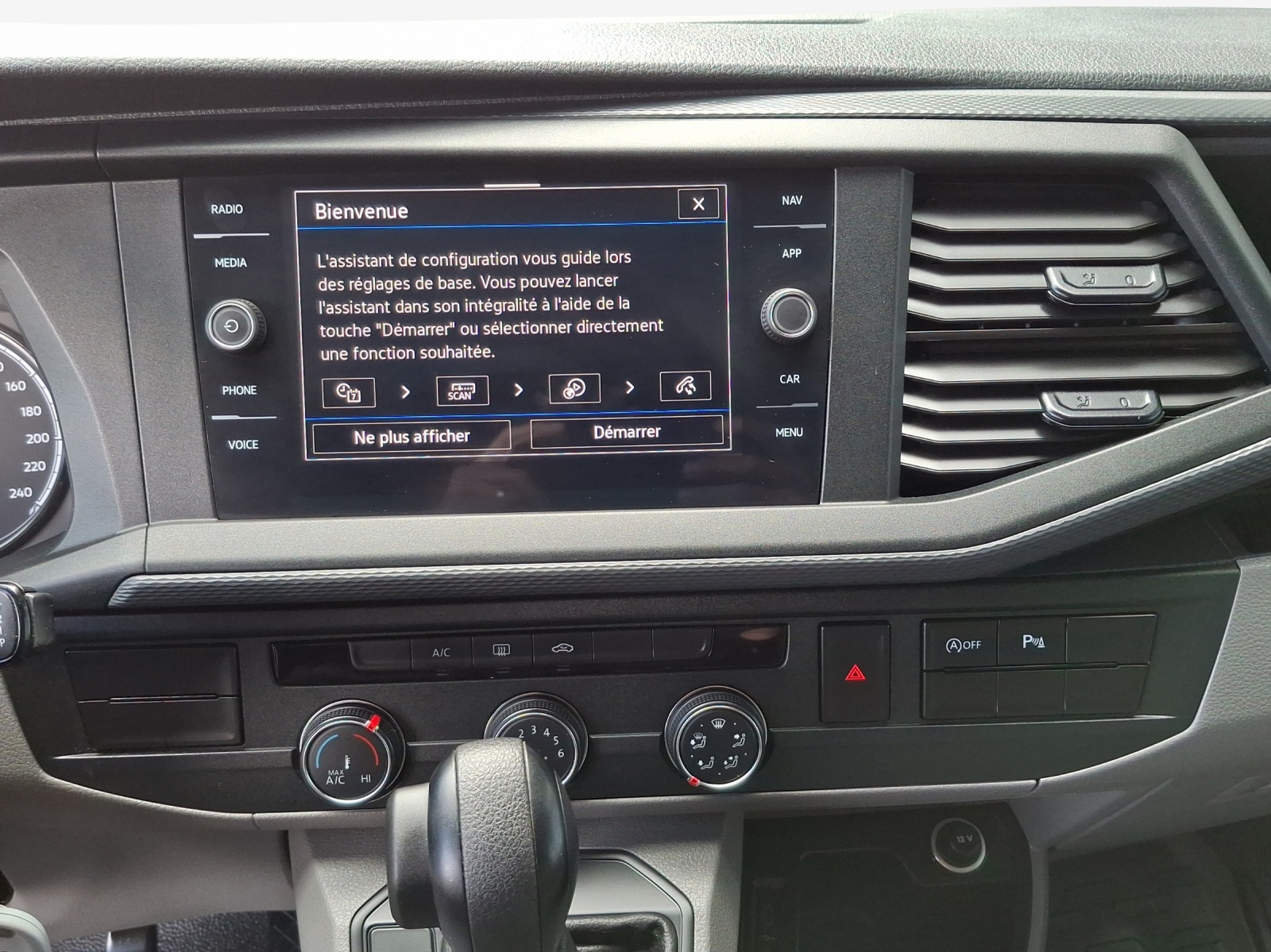 VW T6.1 2.0 TDI Entry-image-10