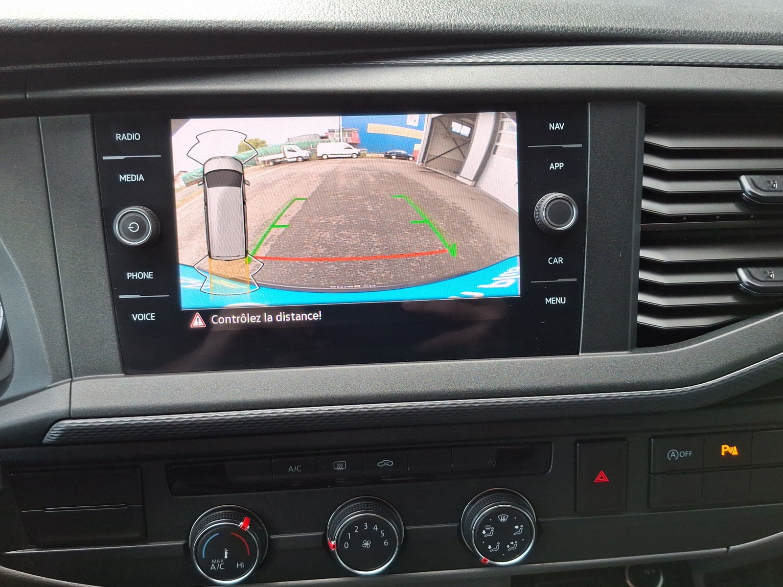 VW T6.1 2.0 TDI Entry-image-14
