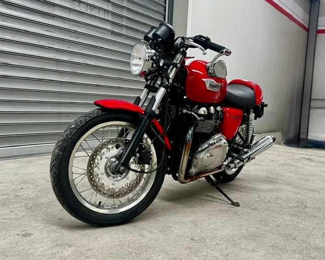 TRIUMPH Thruxton 900 i