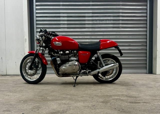 TRIUMPH Thruxton 900 i-image-2