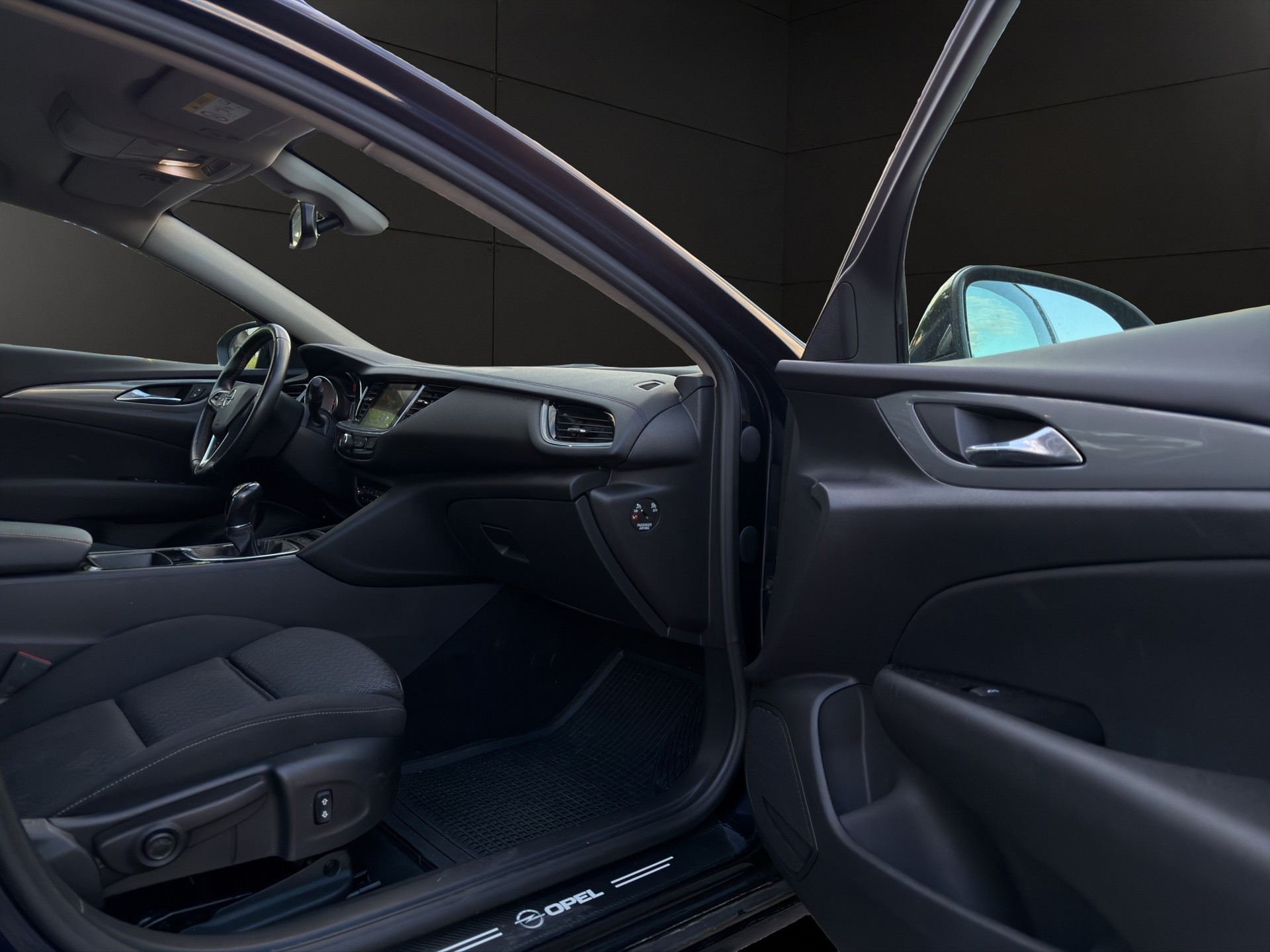 OPEL Insignia 1.6 CDTI Sports Tourer Excellence Automatic-image-13