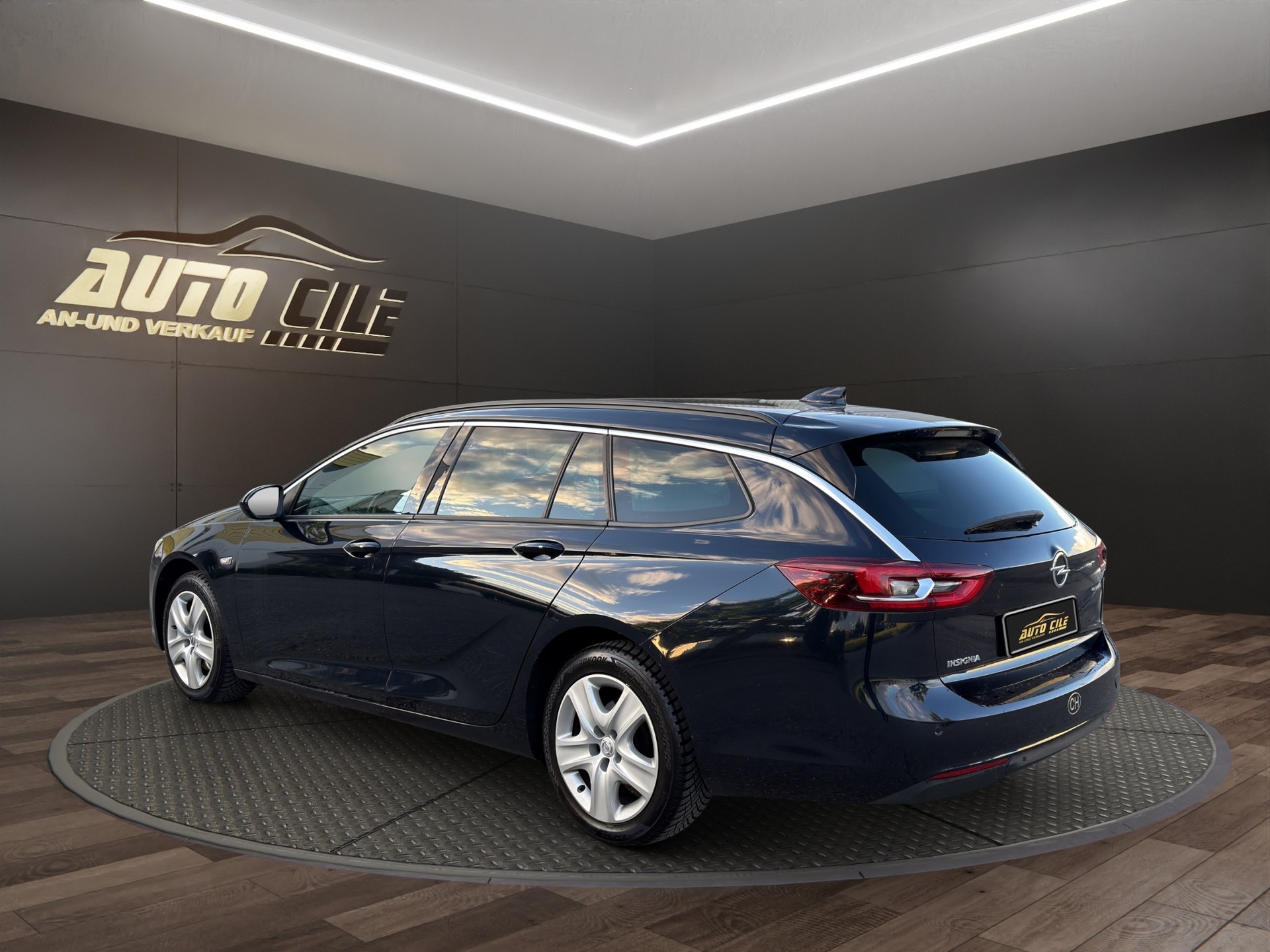 OPEL Insignia 1.6 CDTI Sports Tourer Excellence Automatic-image-5
