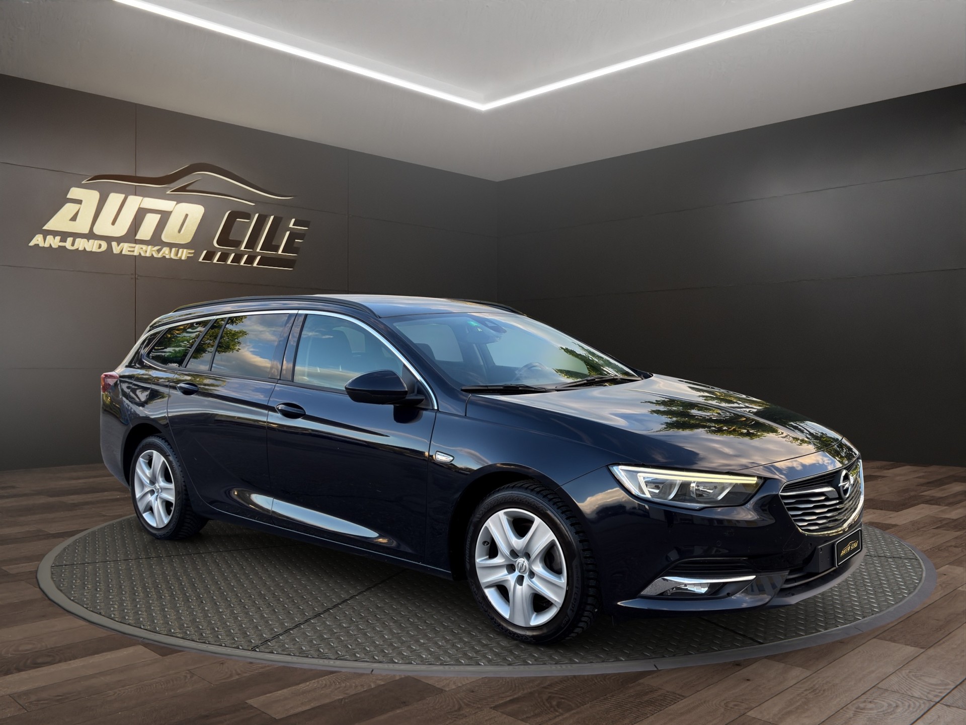 OPEL Insignia 1.6 CDTI Sports Tourer Excellence Automatic-image-2