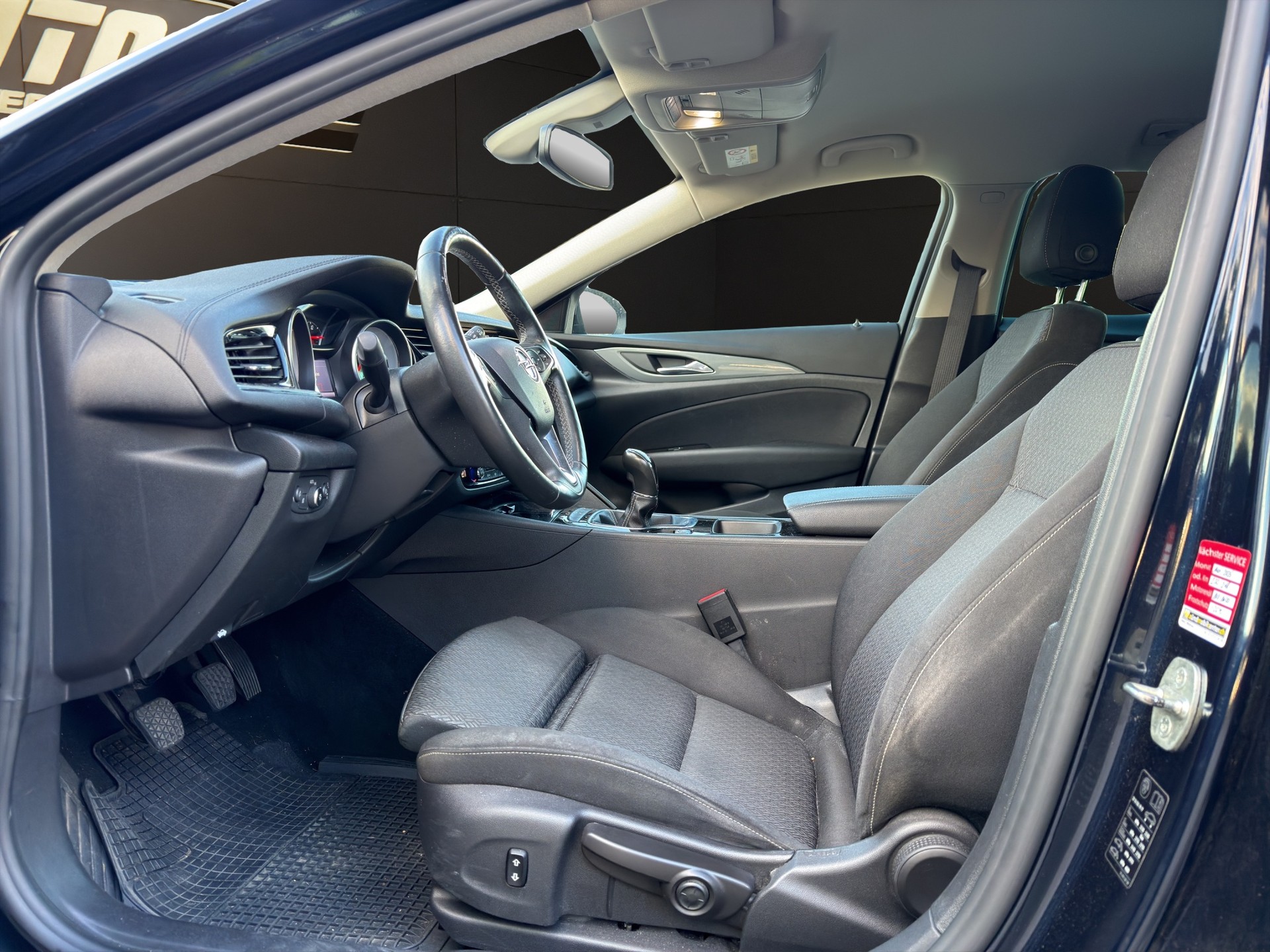 OPEL Insignia 1.6 CDTI Sports Tourer Excellence Automatic-image-9